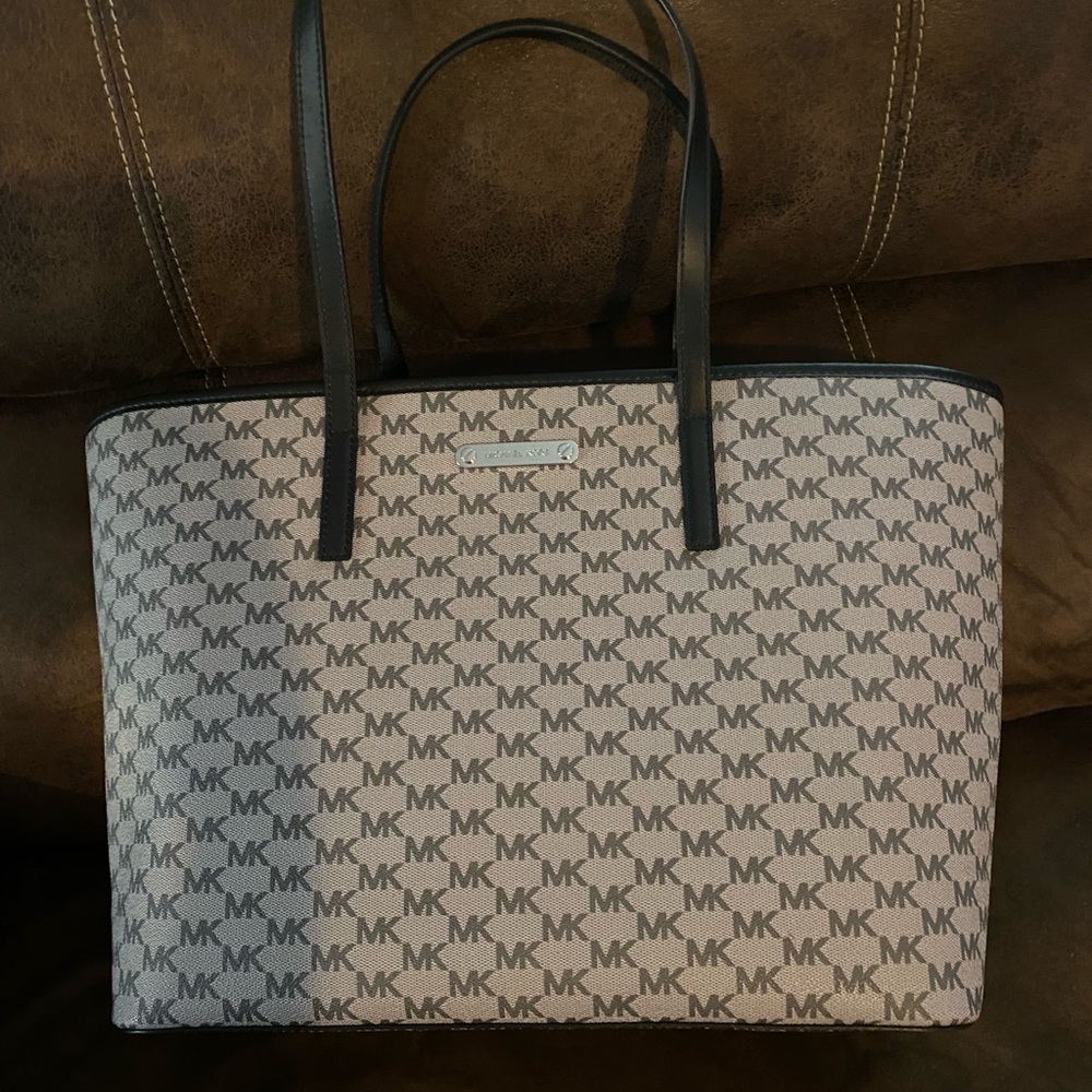 NWT Micheal Kors purse
